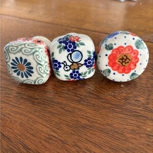 Polish Pottery Floral Ceramic Wine Cork Set